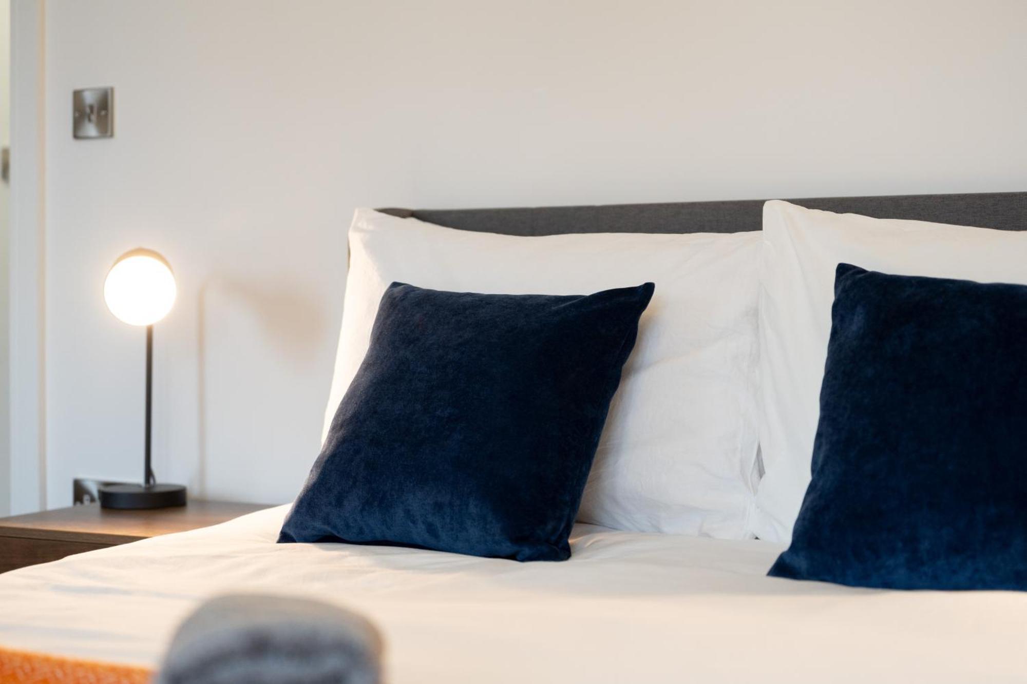 Modern 2-Bed Apartment With Balcony, Close To Oxford City Centre With Free Parking Exterior photo